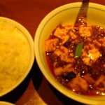 Chimmaboudoufu - 麻婆豆腐とご飯　ご飯はおかわり出来ますよ