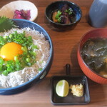 キッチンバー エム - しらす丼定食