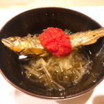 うを徳 - 琵琶湖の鮎の唐揚げと鯖節等の出汁で味付けしたそうめん南瓜、北海道のフルーツトマトのピュレ