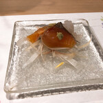 うを徳 - 日高の時知らず(皮目の炙り)と富山の白海老、ミョウガダケ