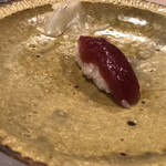 うを徳 - 噴火湾本鮪の赤身のにぎり