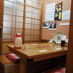 Tamasushi - 店内（テーブル席）