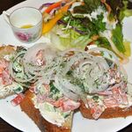 カフェオードリースタイル - サーモンとクリームチーズのタルティーヌ