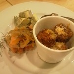 前菜は見事な椎茸と襟裳短角牛の肉団子