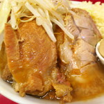 ラーメン二郎 - 豚