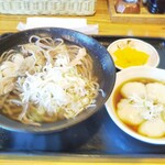 白鳥十郎そば本舗 - 冷たい肉そばと納豆餅セット　1000円