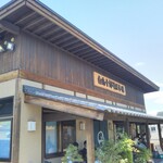 白鳥十郎そば本舗 - 下屋がありがたい日陰になります。