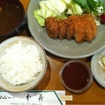 とんかつ武蔵 - 2012.5.30 ヘレカツとえびかつを半分こ。1900円