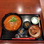 旨辛麻辣専門店 サカホンキッチン - 麻辣担々麵セット