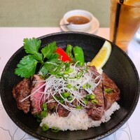 37 Steakhouse & Bar - 