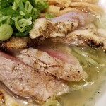 麺屋 六感堂 - 冷製 シャポーン鶏の山椒ＳＯＢＡ（しお）＋鶏タタキ増し