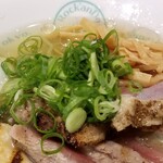 麺屋 六感堂 - 冷製 シャポーン鶏の山椒ＳＯＢＡ（しお）＋鶏タタキ増し