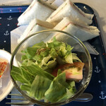 ヒロミ - 野菜サラダにハムサンド！