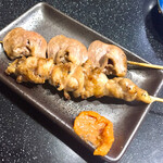 三酉屋 - 上はつ塩165円、下のどっち198円