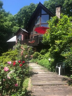 Aromatherapy & Cafe Bube - Exterior of Bube