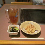 華の木 - ウーロンハイ・いぶりがっこ・お通し