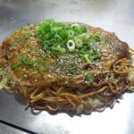 たんぽぽ - お好み焼き（イカ天・そば入り）