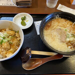 Fuku Chan Ramen - 丼ランチ（麻婆丼)、豚骨白湯ラーメン。730円。