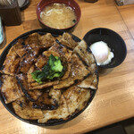 豚大学 - 豚丼(大)の豚丼セット 1,020円