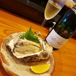 八郎すし - 能登産岩牡蠣