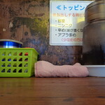 ラーメン二郎 - 今は一人づつの仕切りあり！