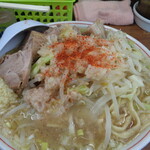 ラーメン二郎 - 一味投下