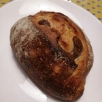 ル・プチメック - 渋皮つき栗と柚子のパン   ¥380