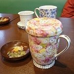 茶芸館 甜 - こだわりのお茶はサービスだそうです・・