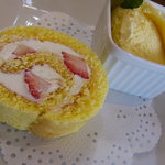 桂のさと - 苺のロールとアイス