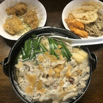 おふくろ亭 - 2020/06/23
      ホル鍋 単品 300円
      チキンカツ 100円
      天ぷら盛合わせ 100円