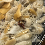 おふくろ亭 - 2020/06/23
      ホル鍋 単品 300円
      チキンカツ 100円
      天ぷら盛合わせ 100円