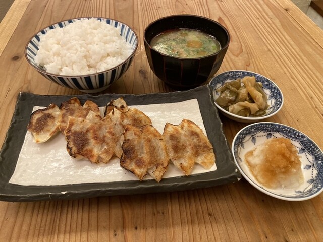 餃子酒場 あめみや 旧店名 餃子屋 チハラ 難波 南海 餃子 食べログ