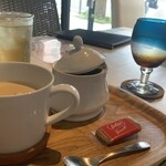 Kutsuro gu Cafe - ジンジャーエールとカフェオレとお水