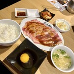 大衆炭火焼肉ジンギスカン ホルモン酒場 風土. - 