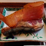 緒方 - 鰹のタタキ(鰹節添え)