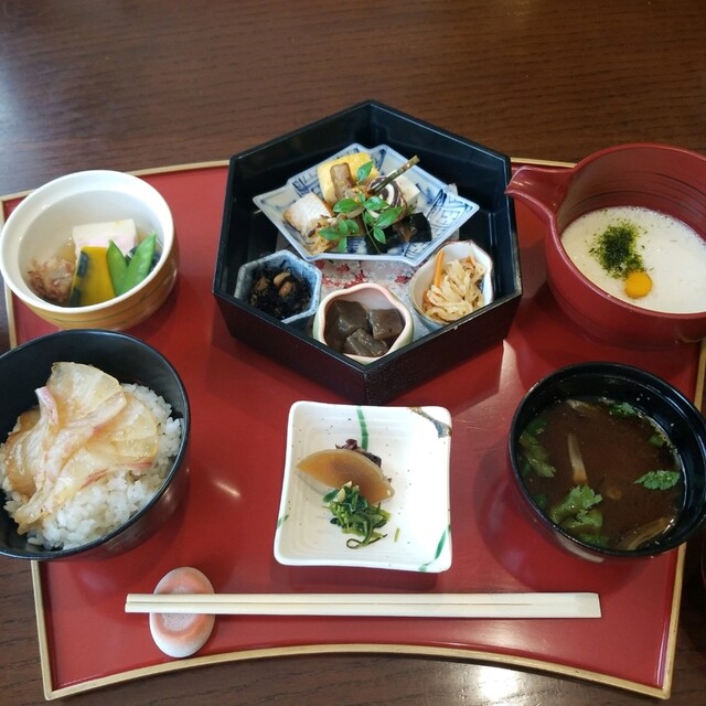 Ikoi no Ryotei Hakuryuko