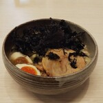 麺屋 音 - 特製背脂煮干ラーメン(1030円)
