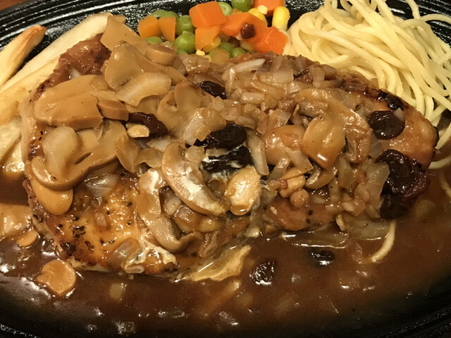 見た目も味も王道オムライス By もりｃ キッチン チェック 池袋 洋食 食べログ