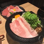 新宿 松阪牛 高級すき焼きと蟹 三嶋 - 