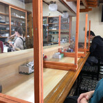 とんかつ春 - 開店と同時に一番乗りしたのに、入ったら既に先客が！
      今世紀最大のミステリー。