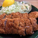 とんかつ春 - 特ヒレのアップ。2本ドドン。