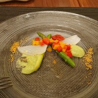 ダイニング 流 - 【前菜1】軽く炙った紋甲イカとグリーンアスパラガス カラスミを散りばめて