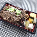 Kisoji - すきやき重弁当（国産牛ロース肉　1620円：税込）