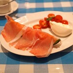 Trattoria CarneSio - サンダ二エーレ産の生ハムとメロン ブッラータチーズ