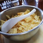 やぶしげうどん 川東店 - テーブルの上の黄金のやーつ