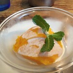 グルガオン - デザートはマンゴープリンをチョイス