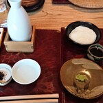 並木藪蕎麦 - 熱燗なので樽酒の香りが良いです