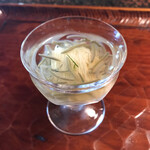 日本料理 新茶家 - 先付　長芋素麺　蓴菜　柚子