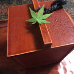 日本料理 新茶家 - 青楓の中には・・・