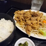 一二三食堂 - 甘めの味噌ダレとニンニクが香ばしい。